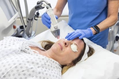woman-getting-fraxel-laser