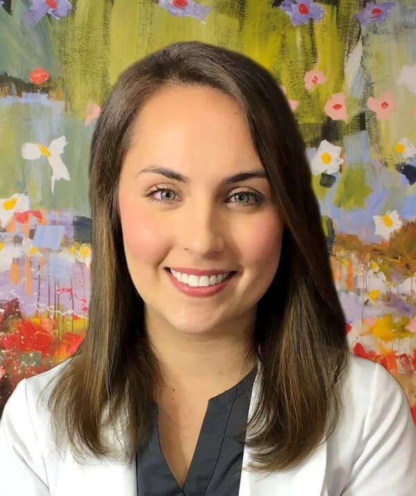 Caroline Lee Headshot