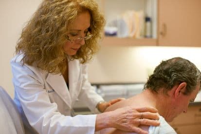 pinnacleskin.com /treatments/skin-cancer-screenings-and-total-body-skin-exams Carousel 1 Image 5